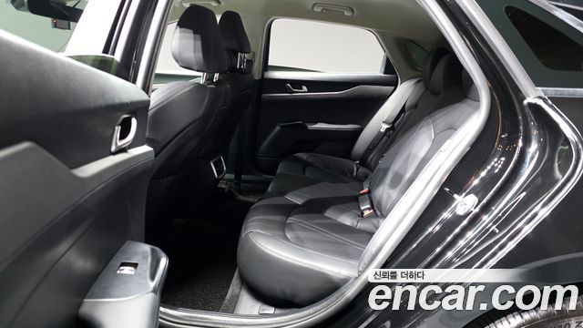 Kia K5 2022 — photo 17
