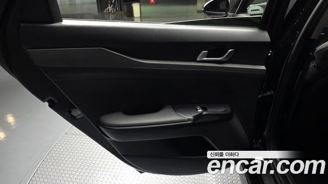 Kia K5 2022 — photo 15