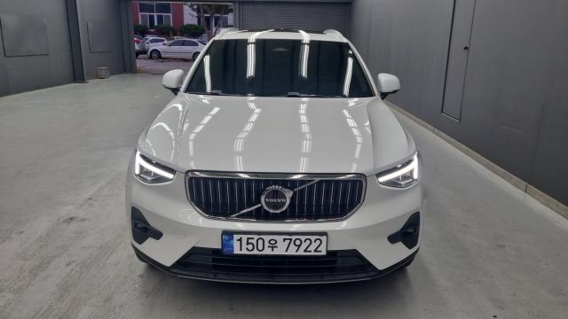 Volvo XC40 2023 — photo 3
