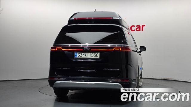 Kia Canival 2021 — photo 4