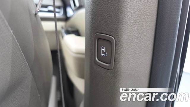 Kia Canival 2021 — photo 17