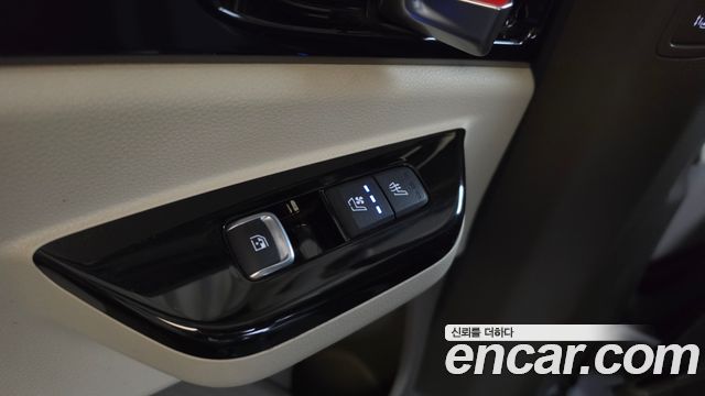 Kia Canival 2021 — photo 19