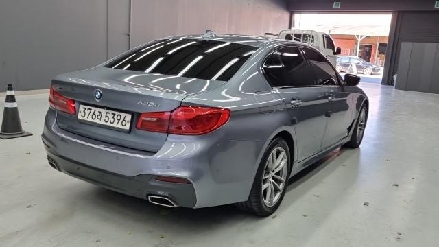 BMW 5-Series 2017 — photo 2