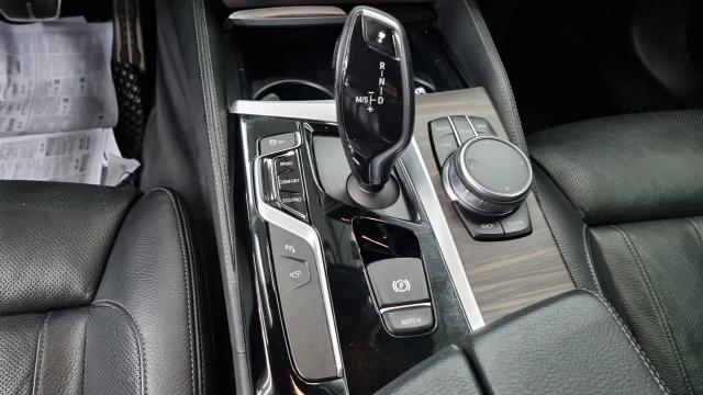 BMW 5-Series 2017 — photo 9