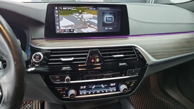 BMW 5-Series 2017 — photo 13