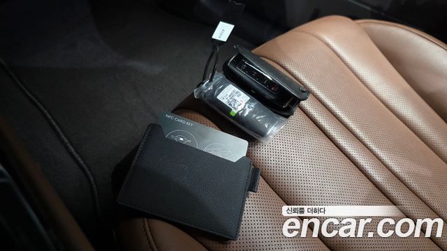 Genesis G80 2022 — photo 21
