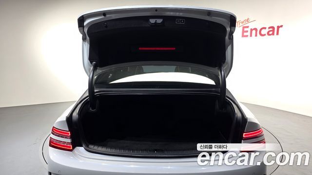 Genesis G80 2022 — photo 24