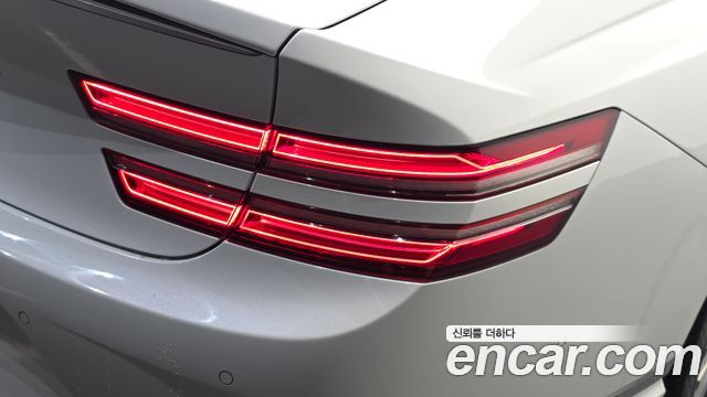 Genesis G80 2022 — photo 9