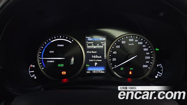 Lexus NX 2019 — photo 8