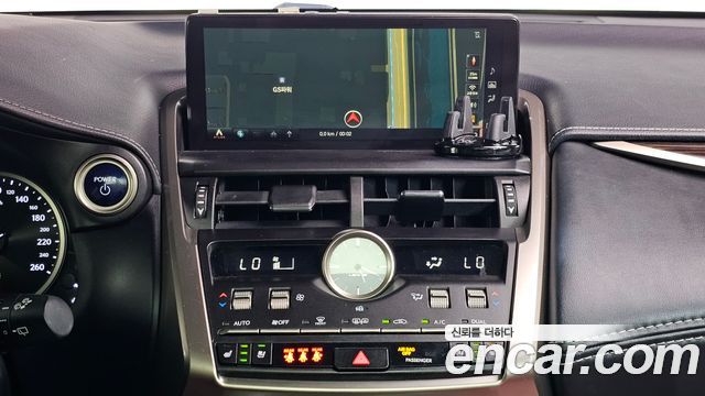 Lexus NX 2019 — photo 14