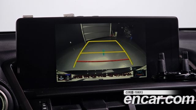 Lexus NX 2019 — photo 15
