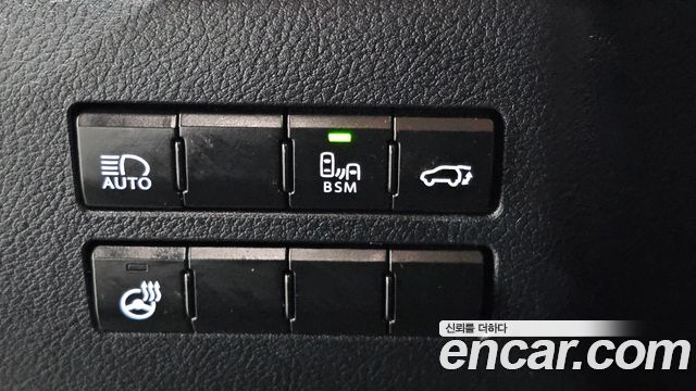 Lexus NX 2019 — photo 17