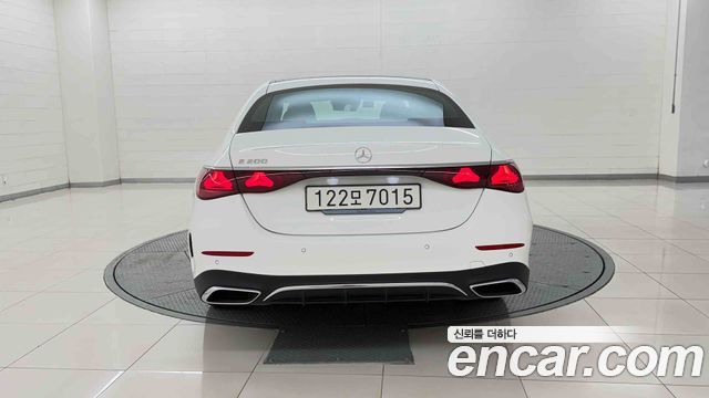 Mercedes-Benz E-Class 2026 — photo 4