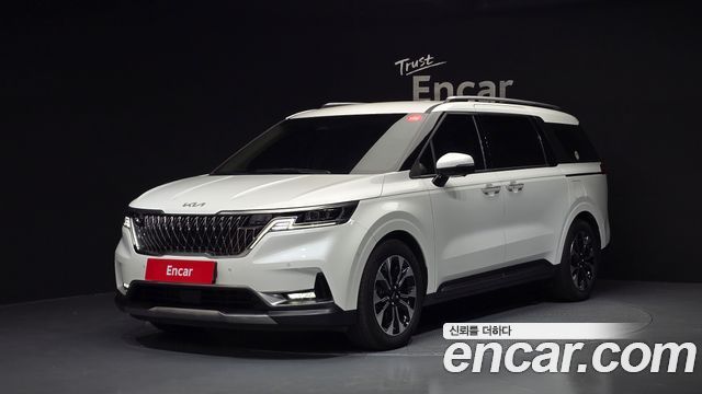 Kia Canival 2023 — photo 1