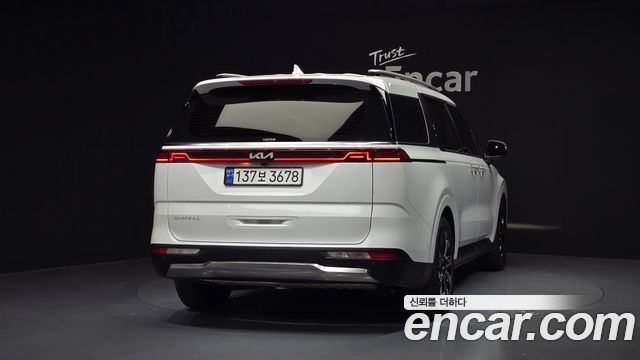 Kia Canival 2023 — photo 4