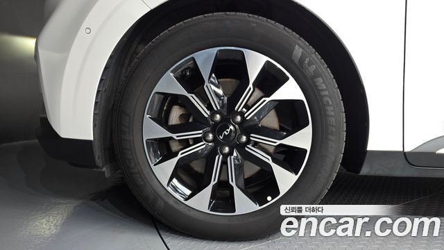 Kia Canival 2023 — photo 5
