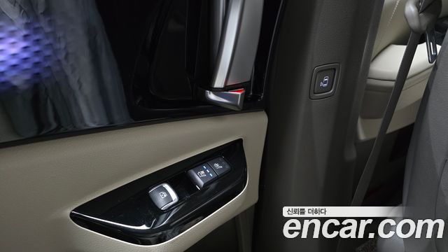 Kia Canival 2023 — photo 16