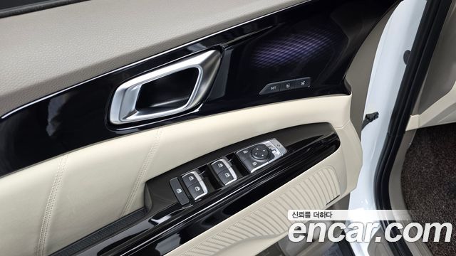 Kia Canival 2023 — photo 19