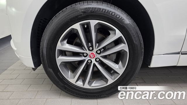 Jaguar F-PACE 2019 — photo 5