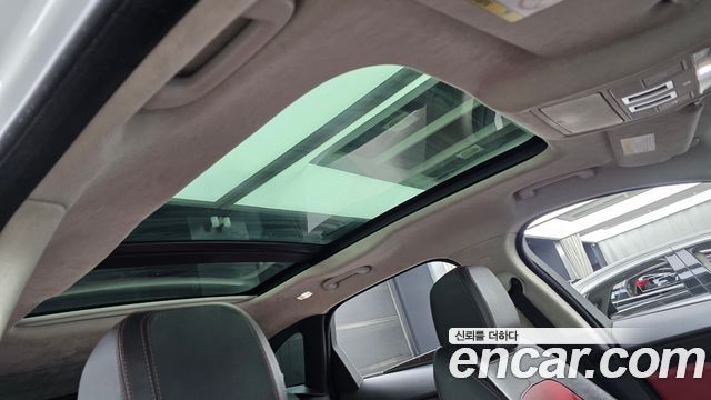 Jaguar F-PACE 2019 — photo 23