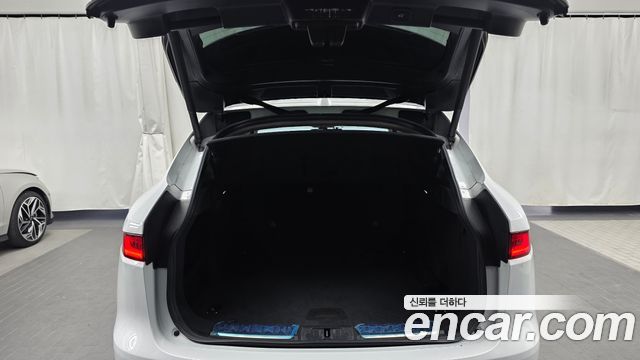 Jaguar F-PACE 2019 — photo 26