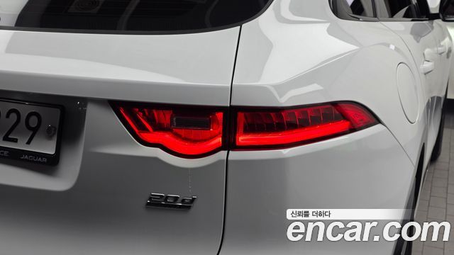 Jaguar F-PACE 2019 — photo 9