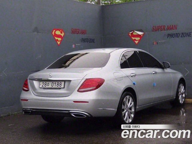 Mercedes-Benz E-Class 2017 — photo 4