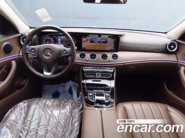 Mercedes-Benz E-Class 2017 — photo 9
