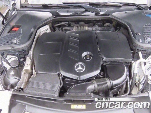 Mercedes-Benz E-Class 2017 — photo 19