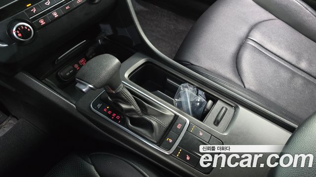 Kia K5 2017 — photo 9