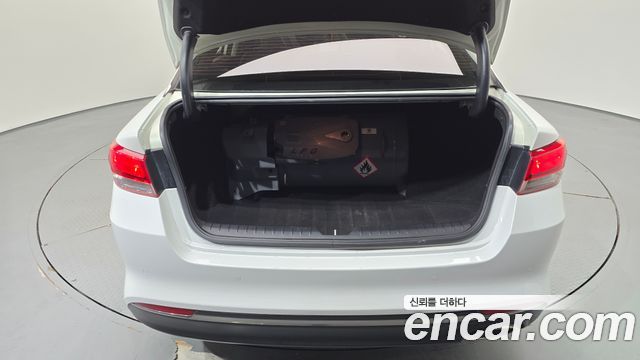 Kia K5 2017 — photo 18