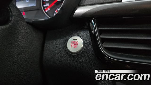 Kia K5 2017 — photo 19