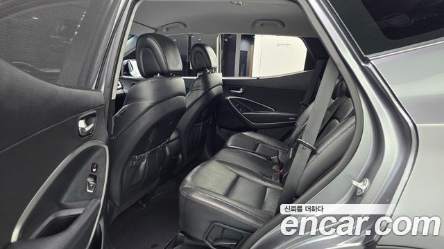 Hyundai Santafe 2017 — photo 18