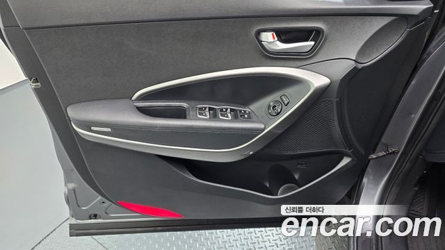 Hyundai Santafe 2017 — photo 14