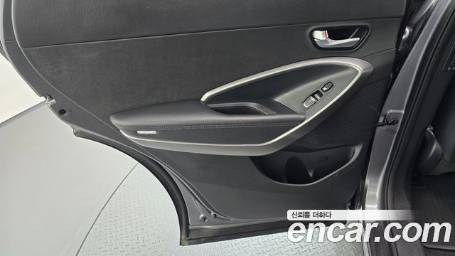 Hyundai Santafe 2017 — photo 15