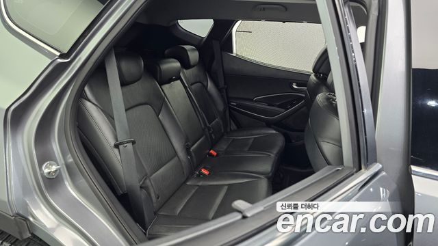 Hyundai Santafe 2017 — photo 16