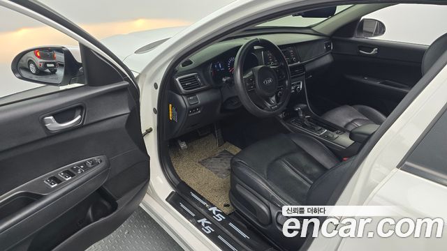 Kia K5 2016 — photo 10