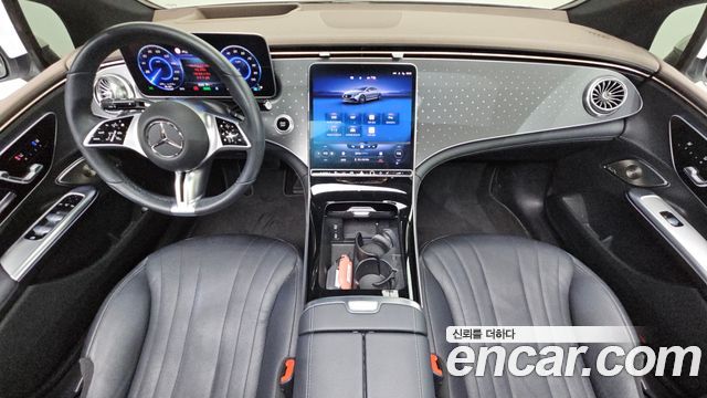 Mercedes-Benz EQE 2023 — photo 10