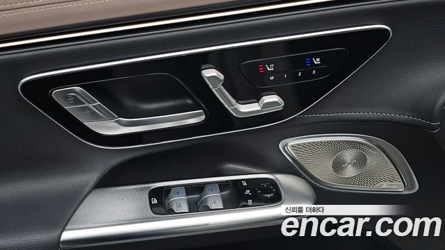 Mercedes-Benz EQE 2023 — photo 19