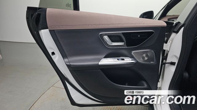 Mercedes-Benz EQE 2023 — photo 15