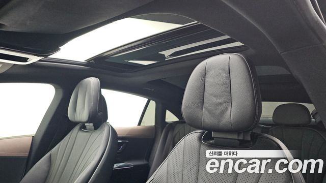 Mercedes-Benz EQE 2023 — photo 30