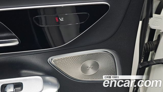 Mercedes-Benz EQE 2023 — photo 31