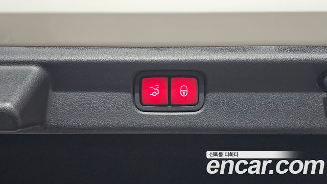 Mercedes-Benz EQE 2023 — photo 33