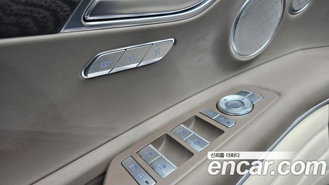 Genesis GV80 2020 — photo 28