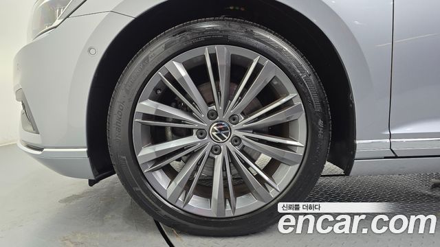 Volkswagen Passat 2021 — photo 5