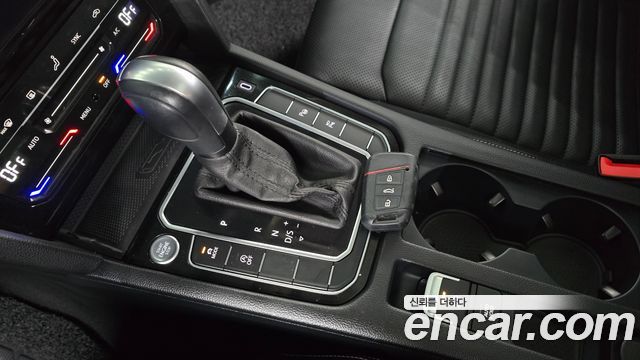 Volkswagen Passat 2021 — photo 9