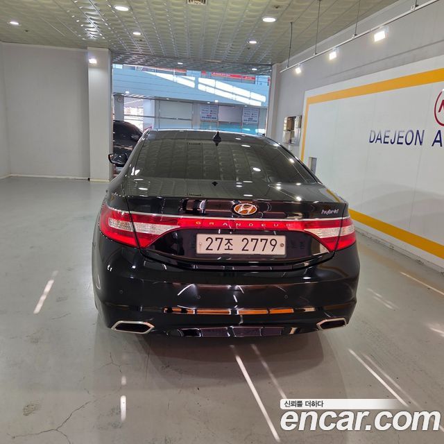 Hyundai Grandeur 2015 — photo 4