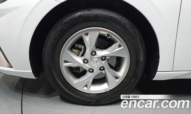 Hyundai AVANTE 2023 — photo 5