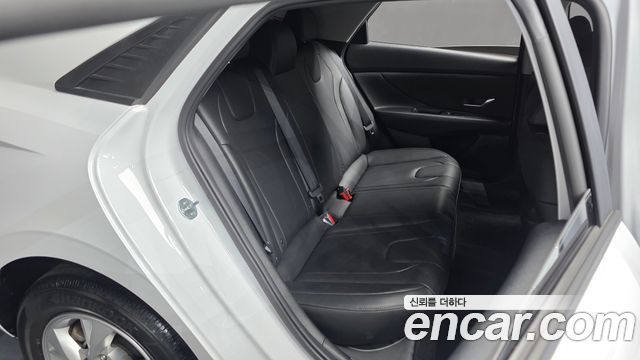Hyundai AVANTE 2023 — photo 17