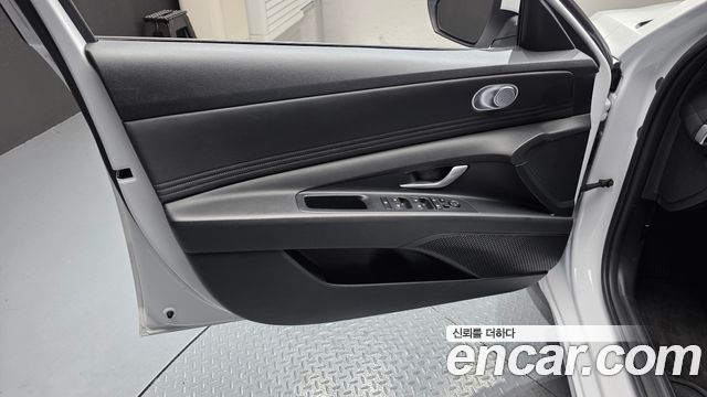 Hyundai AVANTE 2023 — photo 14
